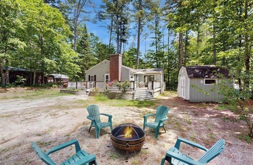 Moultonborough House | Cozy Dog Friendly Cottage w/large deck, firepit, partial a/c & walk to lake