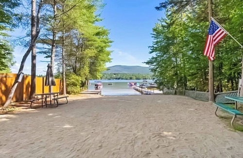 Moultonborough House | Cozy Dog Friendly Cottage w/large deck, firepit, partial a/c & walk to lake
