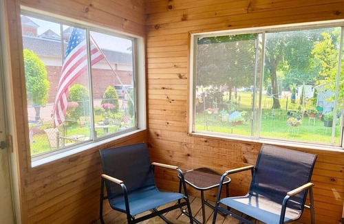 Owego Apartment | Cozy Downtown Retreat | Sleeps 4 | Walk to Shops