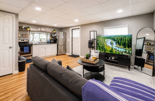 Syracuse House | Cozy Eastwood Guesthouse,Private, Convenient, & Comfortable