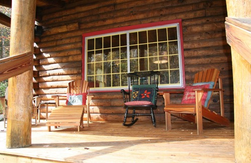 West Dover Cabin | Cozy Family Log Cabin - 3/4 Mile to Mt Snow