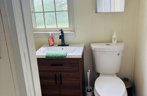 Manchester Center House | Cozy farmhouse in Manchester - short drive to multiple ski mountains!