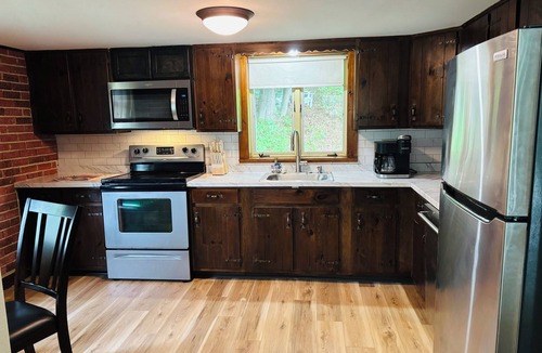 Manchester Center House | Cozy farmhouse in Manchester - short drive to multiple ski mountains!