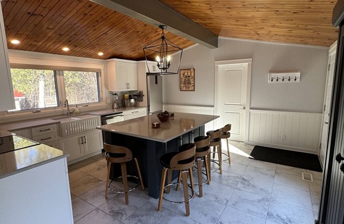 Glastonbury Cottage | Cozy Getaway! Fully Renovated Winterized cottage with access to lake.
