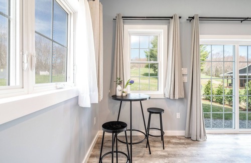 Bantam House | Cozy Guest House on 15 Acres