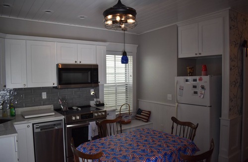 Bristol Apartment | Cozy, historic home, 1 BR located 2 blocks from downtown Bristol RI