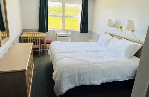 Tisbury Resort | Cozy History ResortnLocated in the center of the city