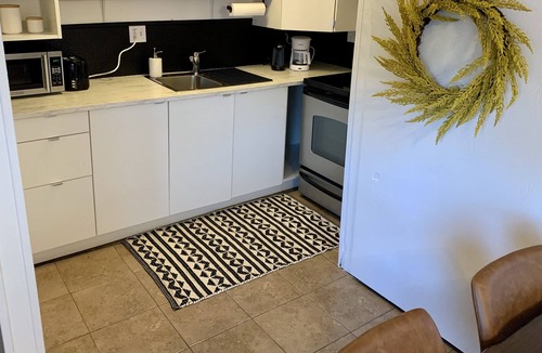 Johnson Apartment | Cozy Home on Log Cabin Lane Unit 2