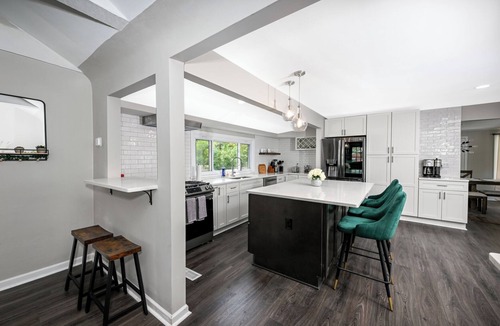 Independence House | Cozy home, w/chef's kitchen, pet friendly near Cuyahoga National Park