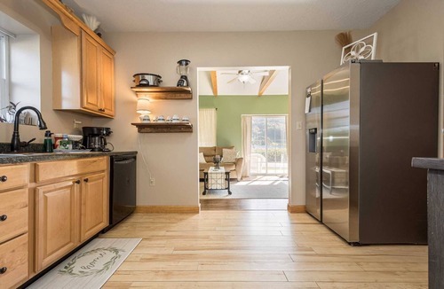 McHenry Cottage | Cozy Home w/Theater, Hot Tub, Mtn Views