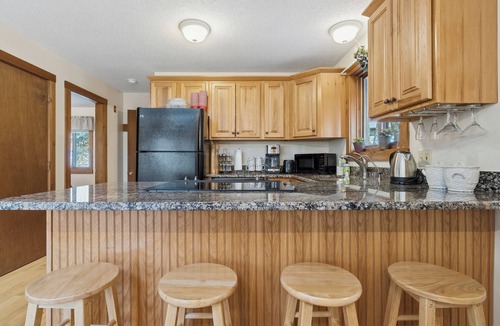 Bridgton Cabin | Cozy Hot Tub Cabin Near Pleasant Mountain Sleeps 8 Family-Friendly