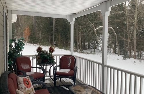 Eden House | Cozy house 30 min to Stowe, 30 min to Smugglers Notch, 30 min to Jay Peak