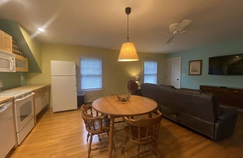 York Apartment | Cozy In-Law Suite Near York Beaches