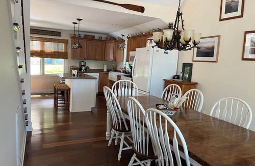 Kennebunk Cottage | Cozy Kennebunk Pond Cottage Sleeps 8—Kayaks & Dock!
