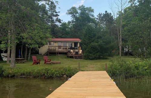 Blind River Cottage | Cozy lake side cottage. Pet friendly