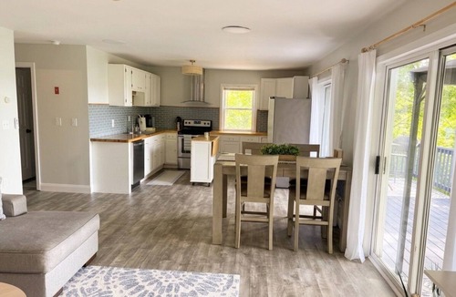 Winnisquam Condo | Cozy lake-view cottage on charming Lake Winnisquam