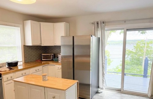 Winnisquam Condo | Cozy lake-view cottage on charming Lake Winnisquam