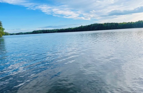 Mount Vernon Cabin | Cozy Lakefront Cabin on Echo Lake, Mount Vernon. Dock, fire pit, Pet-Friendly!