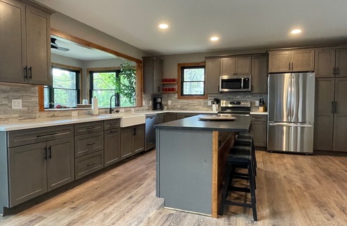 Penn Lake Park House | Cozy Lakefront Cabin w/Firepit and Boats