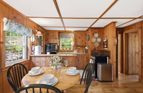 Alton Bay House | Cozy Lakefront Escape | Dock + Kayaks | Winni