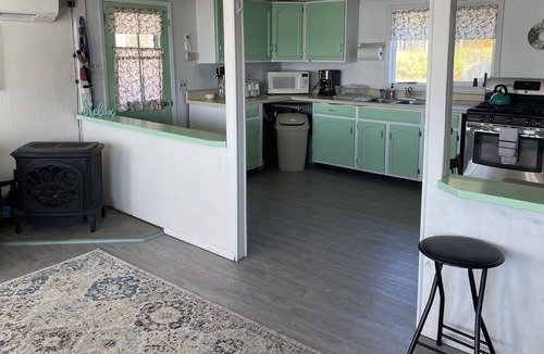 Fair Haven Cottage | Cozy Lakefront Getaway