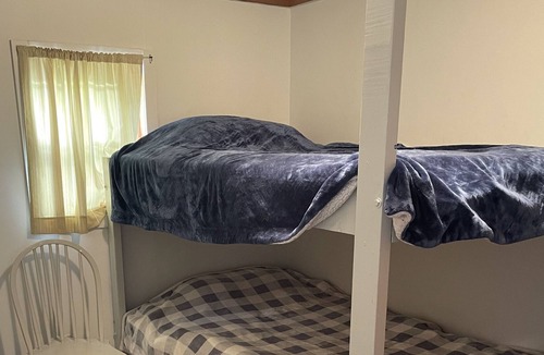 Fair Haven Cottage | Cozy Lakefront Getaway
