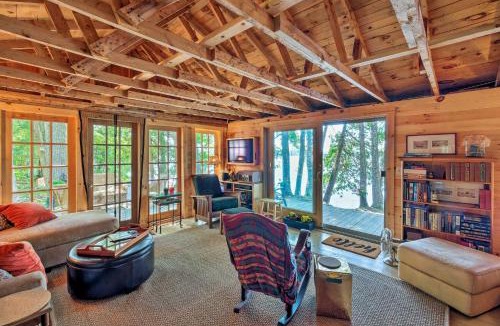 Madison House | Cozy Lakefront Madison Cabin w/Dock & Kayaks