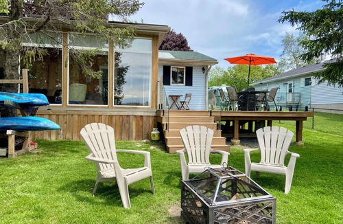 Greenbank Cottage | Cozy Lakeside Cottage on Lake Scugog