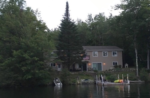Sunapee House | COZY LAKESIDE RETREAT MINUTES FROM MT. SUNAPEE
