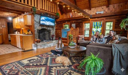 Northfield House | Cozy Log Cabin- W Fireplace