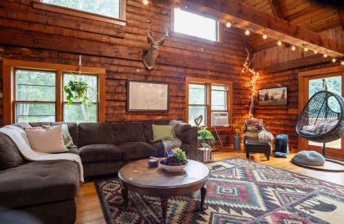 Northfield House | Cozy Log Cabin- W Fireplace