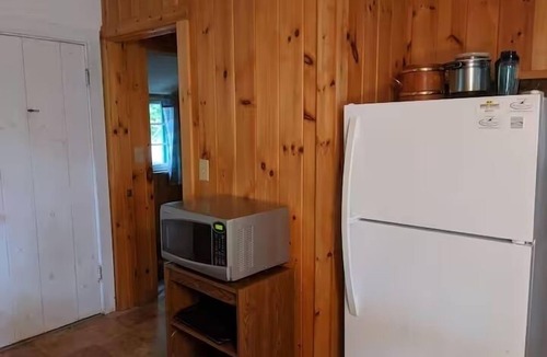 Raymond Cottage | Cozy Maine Cottage with Stunning Views & Waterfront Access on Panther Pond