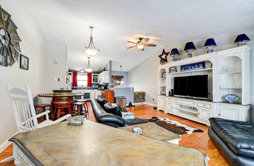 Manchester Apartment | Cozy Manchester Getaway Near Skiing!