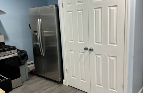 Bohemia Apartment | Cozy Modern Studio - Near MacArthur Airport