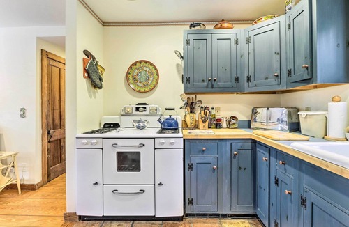 Monterey House | Cozy Monterey Home w/Porch: Walk to Lake Garfield