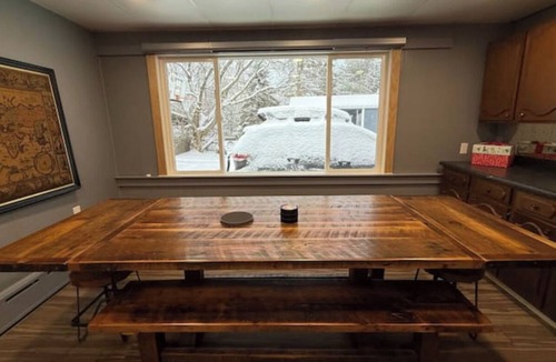 Jay House | Cozy mountain cabin - 10 min to skiing, hiking & biking
