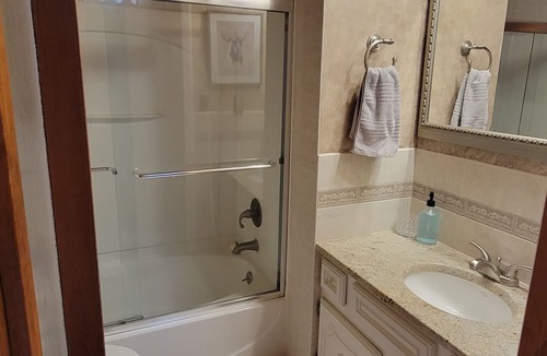 Bartlett Condo | Cozy, mountain getaway with AC in peaceful Bartlett