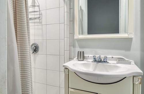 North End Apartment | Cozy North End 1BR steps from Harborwalk by Blueground
