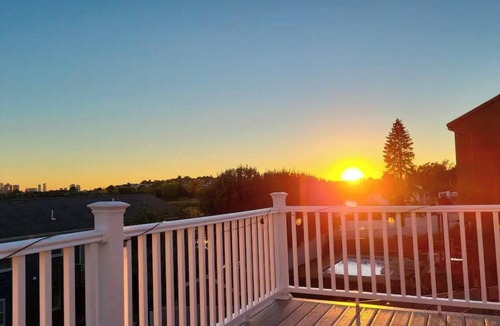 Revere House | Cozy Oasis: Luxury & Modern Apt by Revere Beach, Family-friendly!