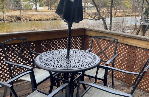 Elizabethtown Cabin | Cozy, Pet friendly 1-bedroom cabin, on the serene Bouquet river.