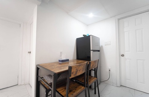 Bendale Apartment | Cozy Private 2 bedroom apartment, free Wifi, free parking in heart of Toronto