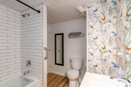 Old North End Hotel | Cozy Private Apt near Downtown