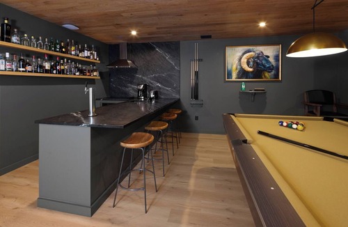 Moscow Apartment | Cozy & Private Mountain Stay w/Breathtaking 180° Views