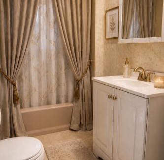 Fall River House | Cozy Private Room #1 Urban Haven 4BR Fall River