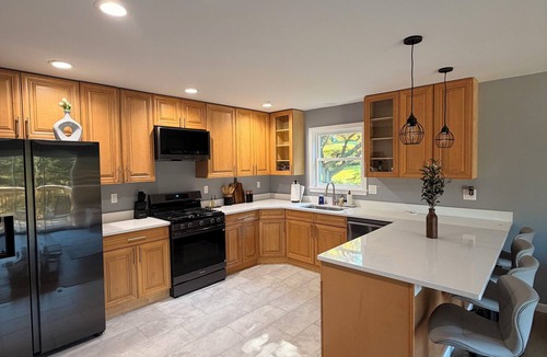 New Milford House | Cozy private room with a comfortable Full-size bed and private bathroom.