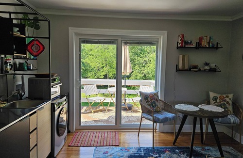 Guilford Apartment | Cozy Private Studio with WiFi, Balcony, Kitchenette in Charming Guilford