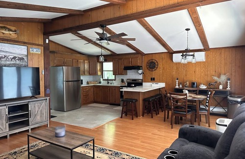 Aldenville House | Cozy, relaxing, 3-bedroom home on lake Ponderosa with AC in serene Honesdale