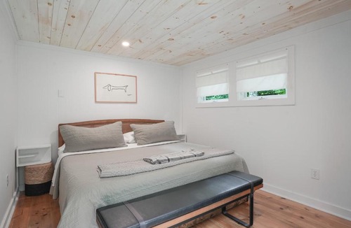 Ancram House | Cozy Renovated Rustic Cabin Retreat in the Hudson Valley