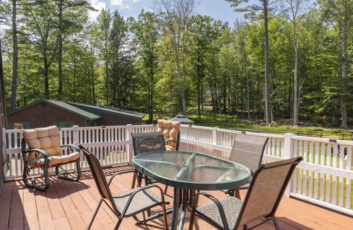 Moultonborough House | Cozy Retreat | Game Room + Fire Pit | Winni