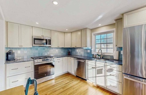 Teaticket House | Cozy retreat near beaches with washer/dryer, AC, games, patio & yard